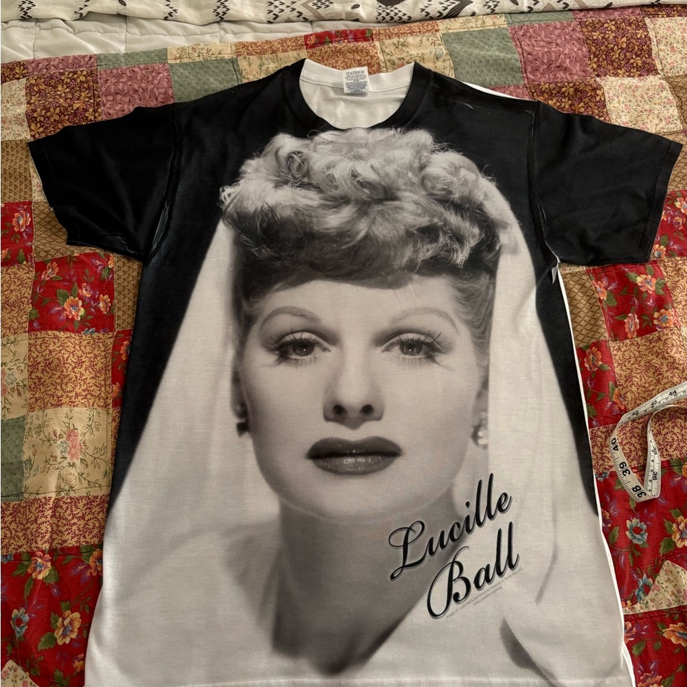 Lucille ball face print women’s medium T-shirt